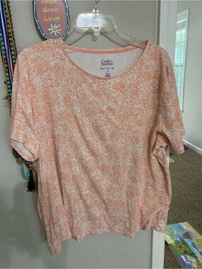 Like New Croft & Barrow Peach Floral Short-Sleeve Women’s Top